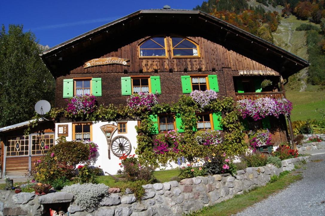 Haus Aelpele Apartment Klosterle am Arlberg ภายนอก รูปภาพ